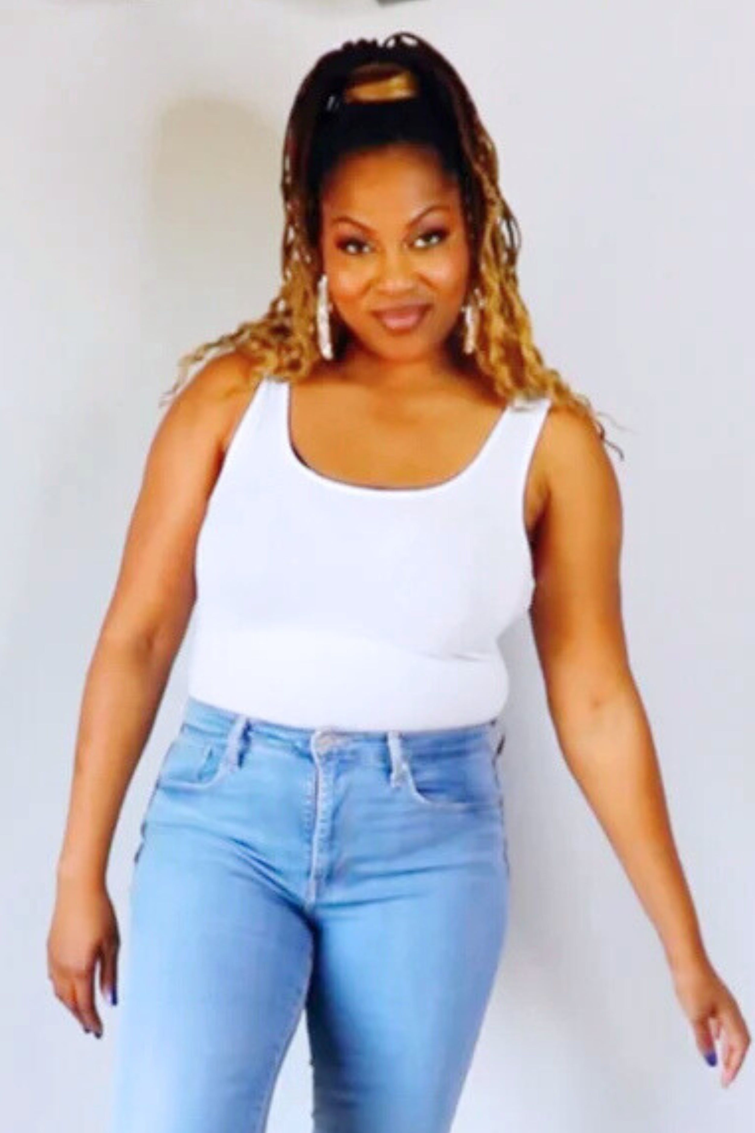Essential Scoop Neck Bodysuit - WHITE