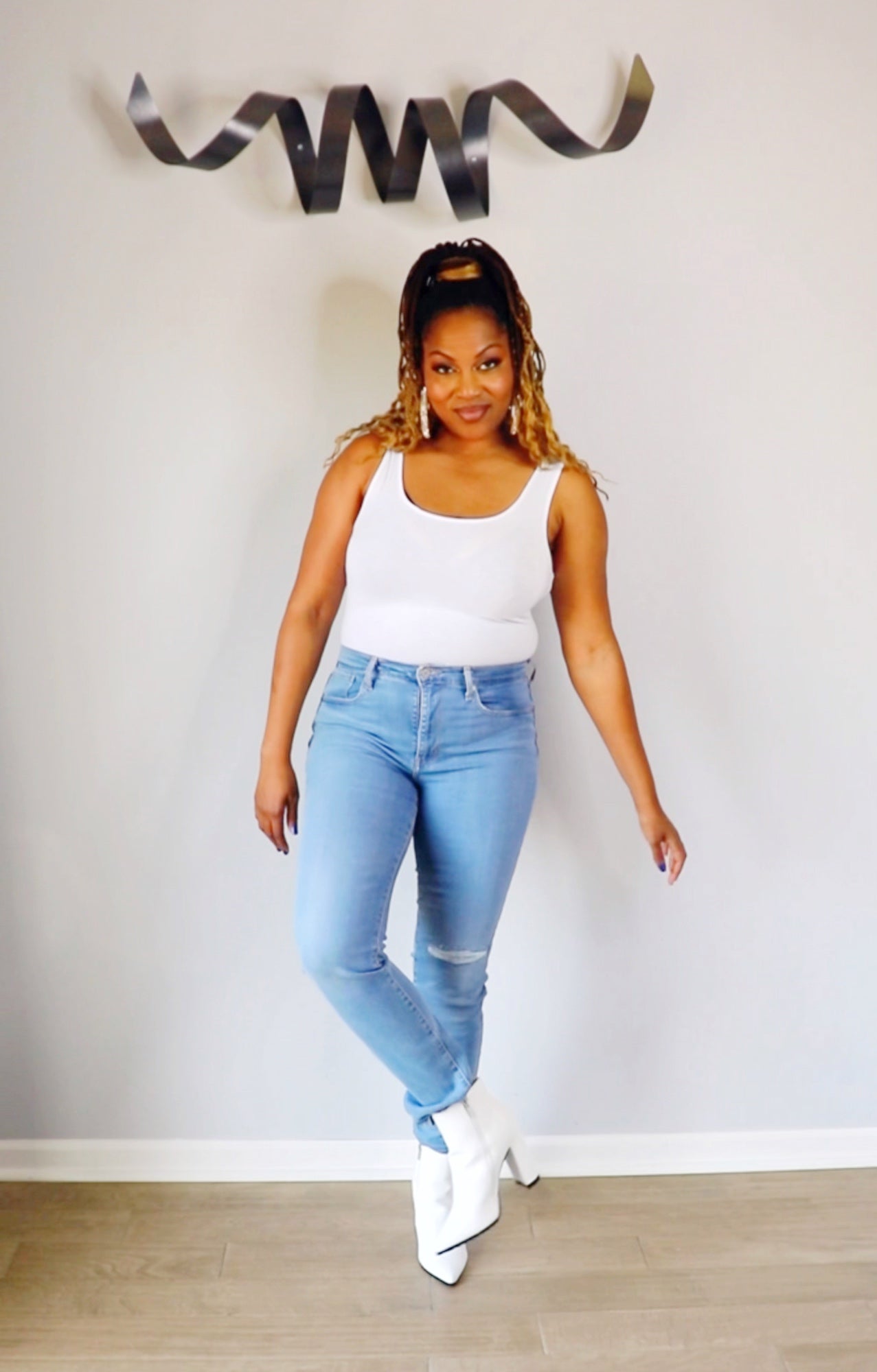 Essential Scoop Neck Bodysuit - WHITE