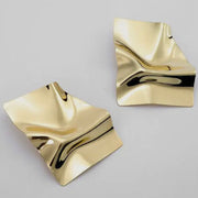 Gold Sculpted Wave Stud | Earrings